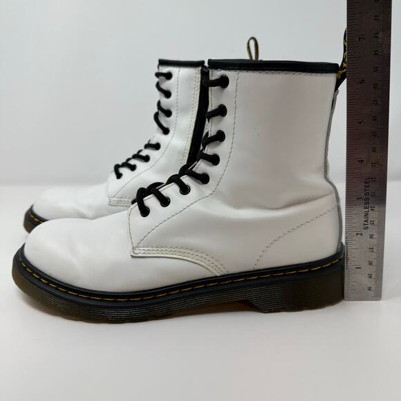 Dr Marten Boots Women's Size 6 White Eight Eye 1460 Combat Boots Preppy Moto - Picture 3 of 13